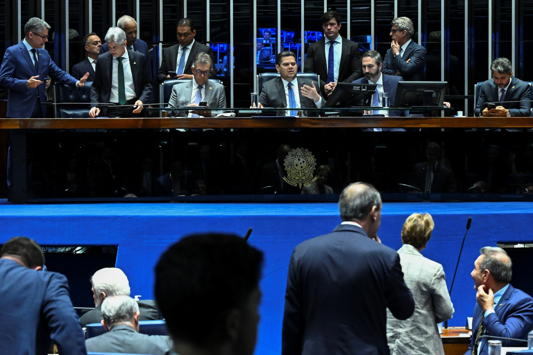 Mesmo com apelos do governo, pautas-bomba são aprovadas no Senado